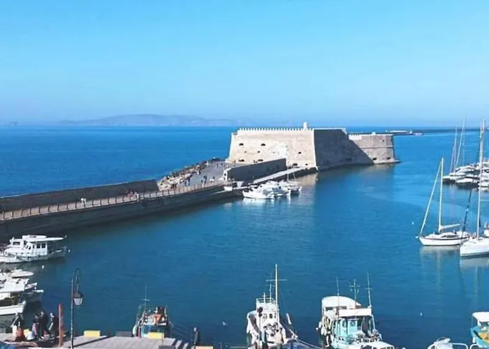 Traveller\'S Nest Studio Close To Center,Port,Airport